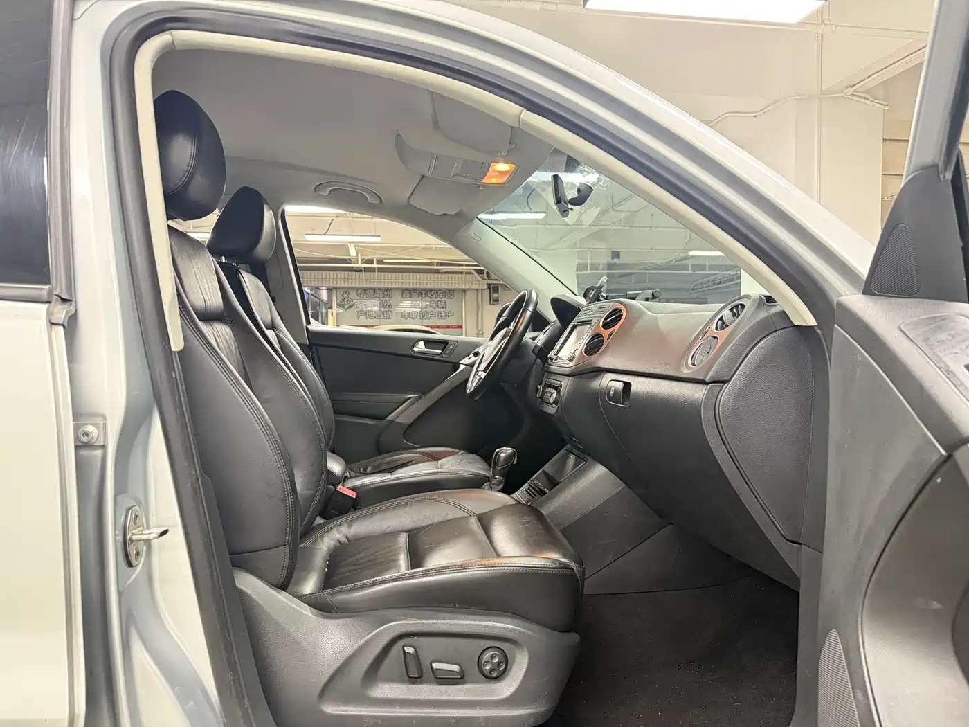 Volkswagen Tiguan 2012 1.8TSI Automatic 2WD Trend Edition фото 8