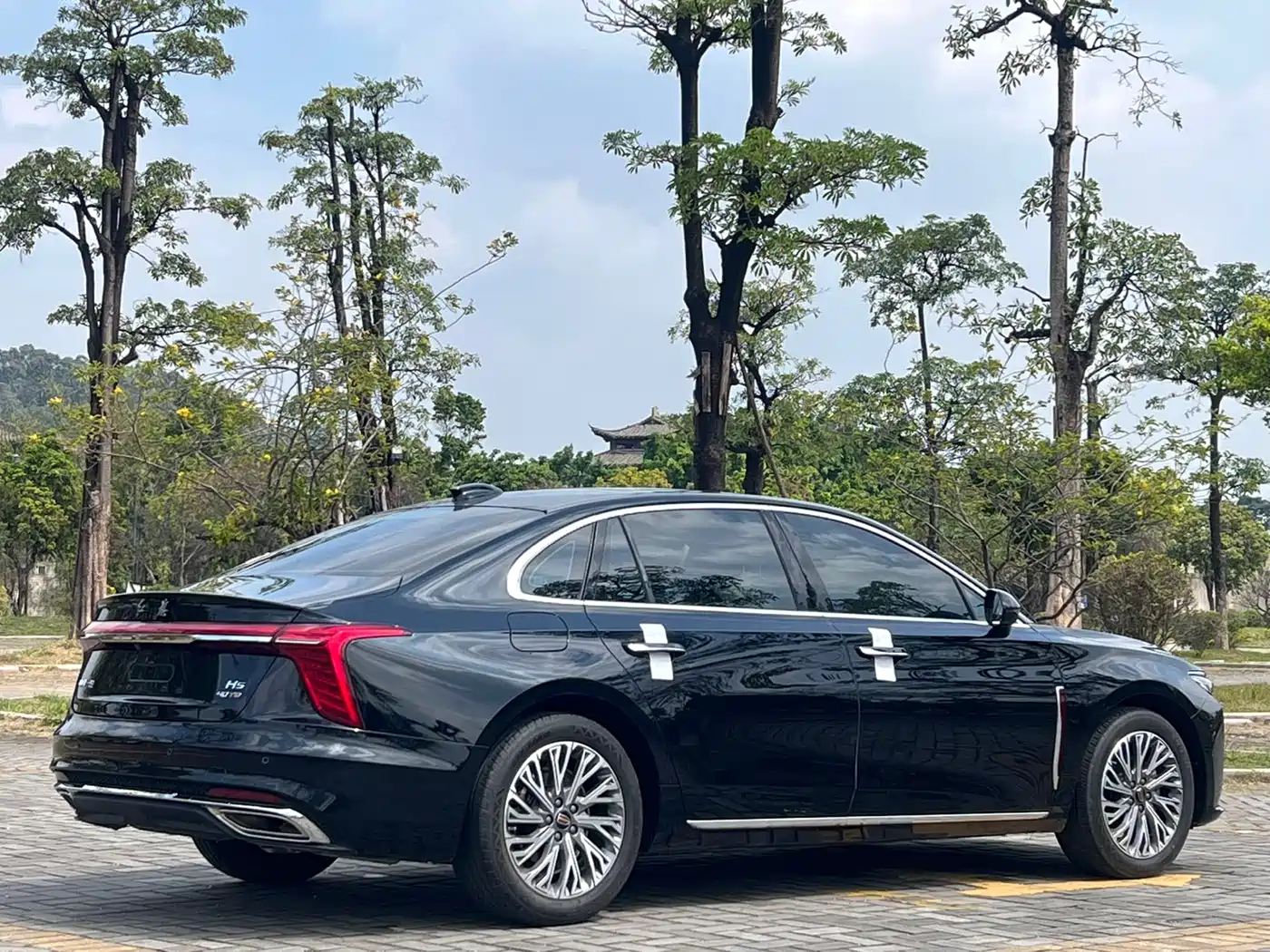 Hongqi H5 2023 2.0T Auto Smart Connect Flag Comfort фото 22