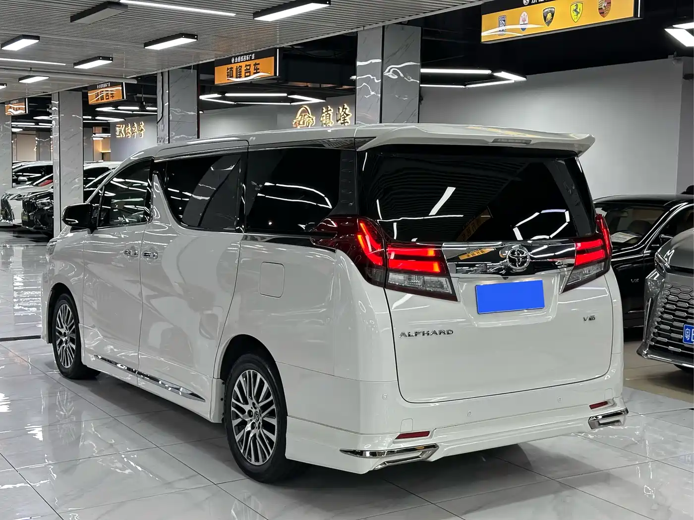 Toyota Alphard 2015 3.5L Luxury Edition фото 6