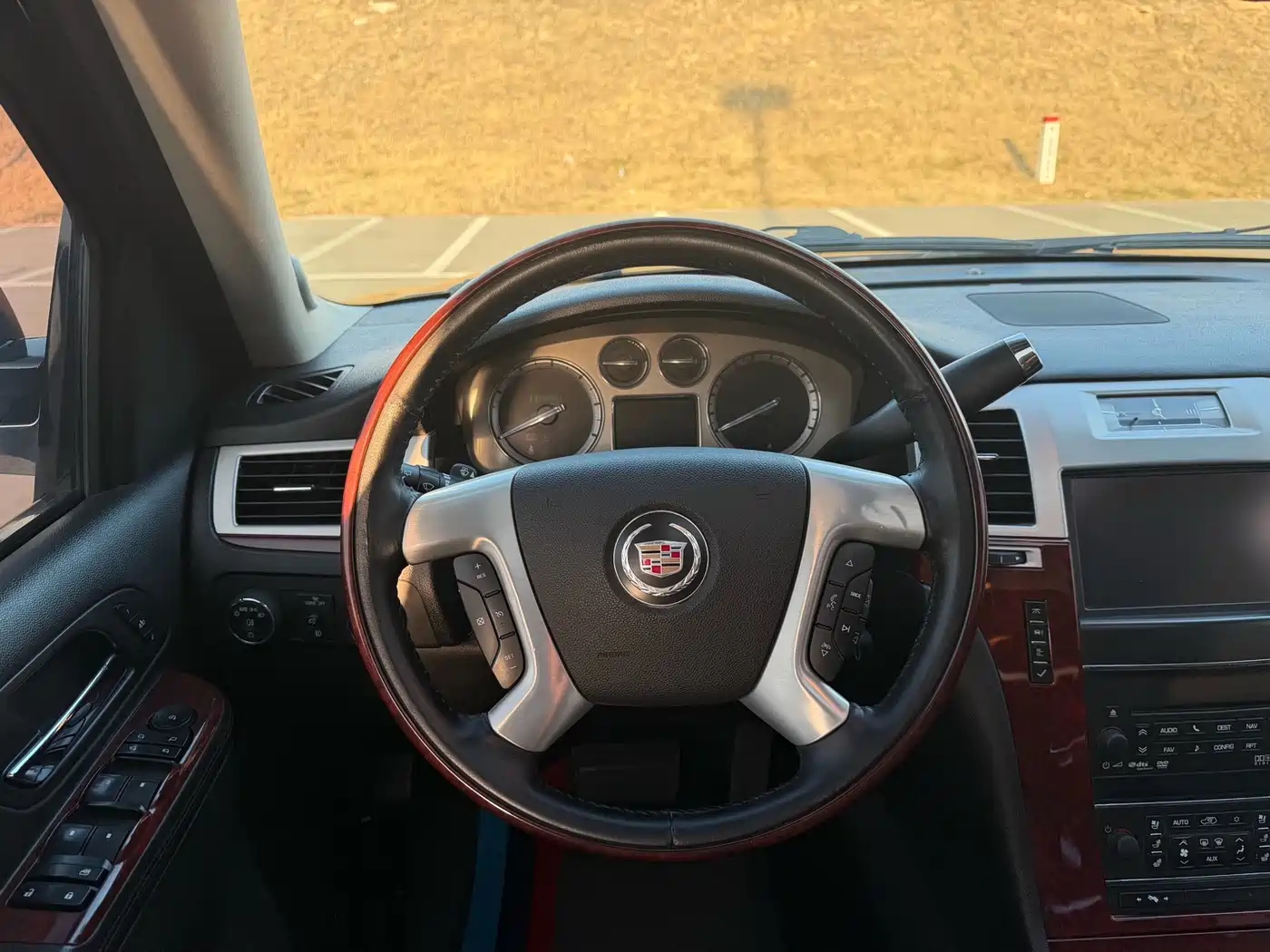 Cadillac Escalade 2010 6.0 Hybrid фото 15