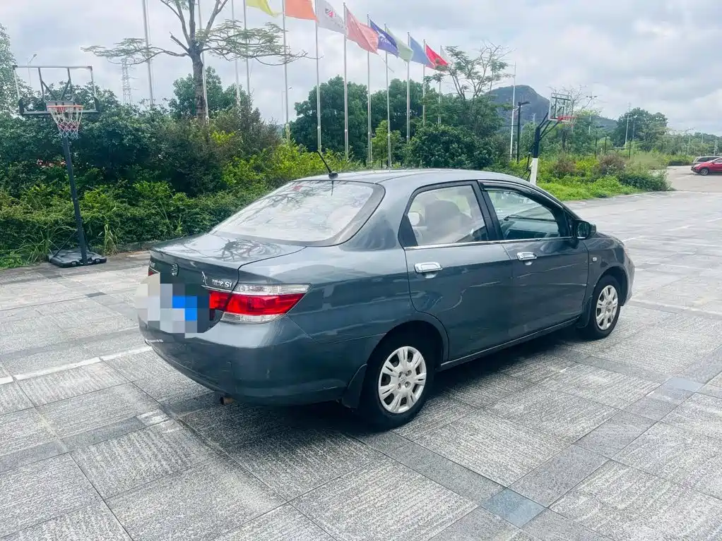 Everus S1 2012 2011 1.3L Manual Comfort