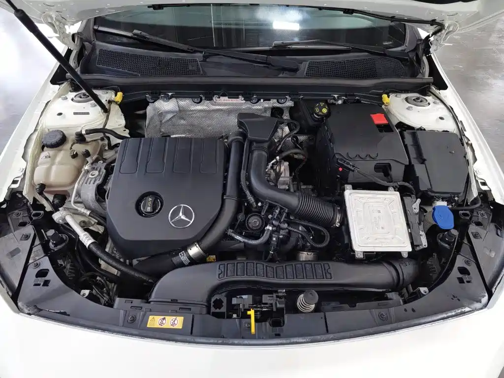 صورة 6 - Mercedes-Benz CLA (Import)
