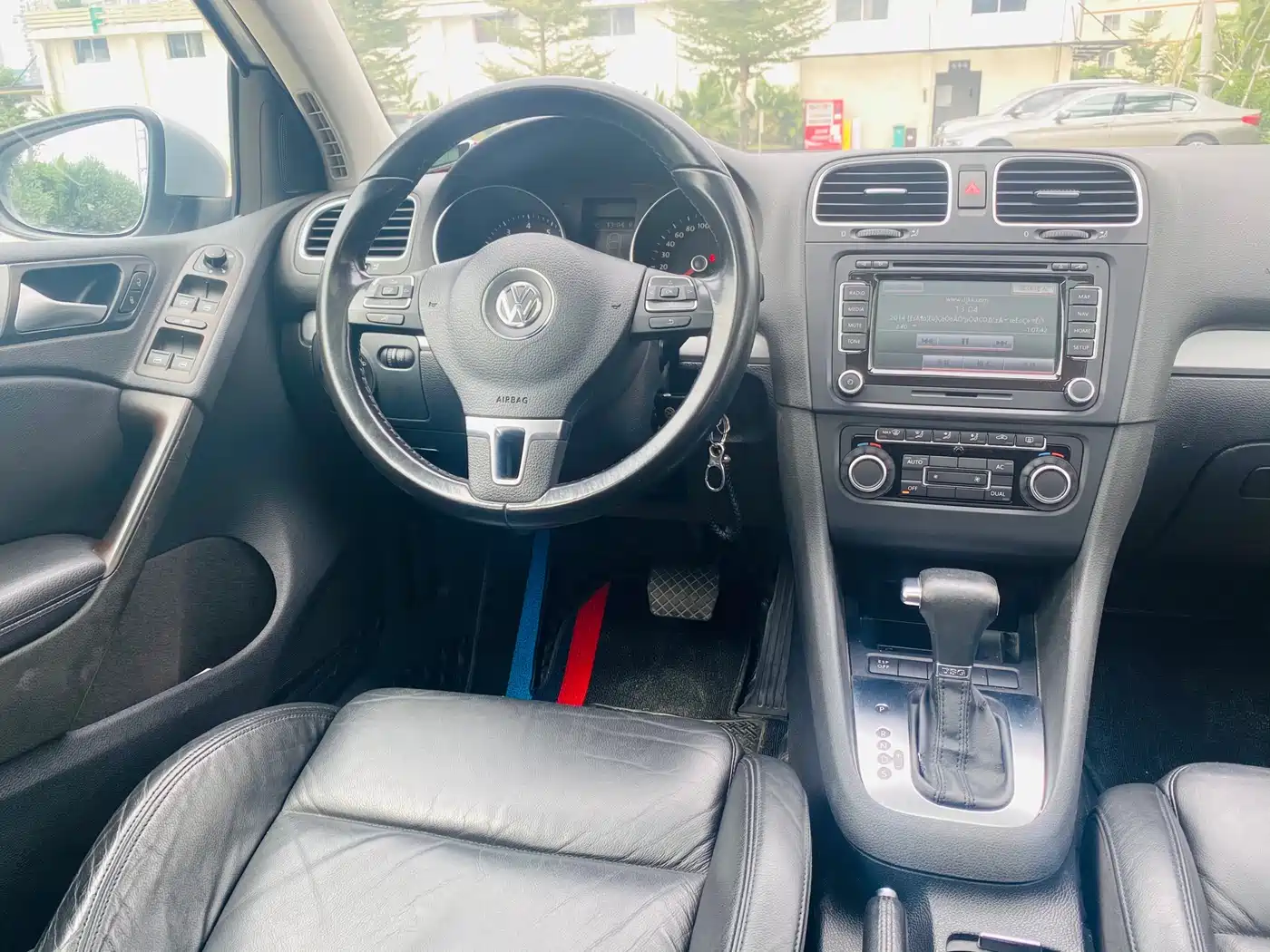 Volkswagen Golf 2010 1.4TSI Automatic Luxury фото 11