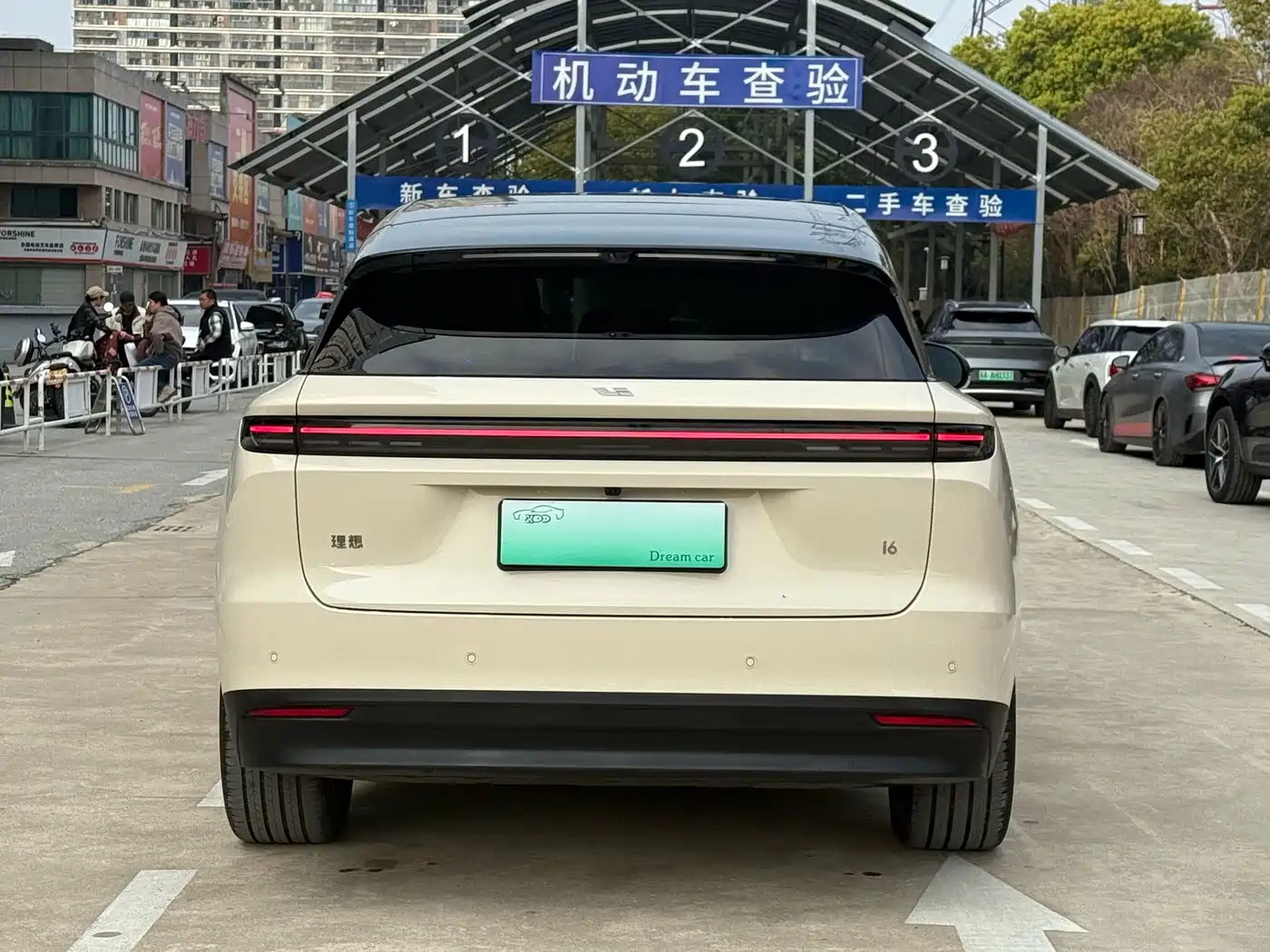Li Auto i6 2026 2025 4WD Base Model