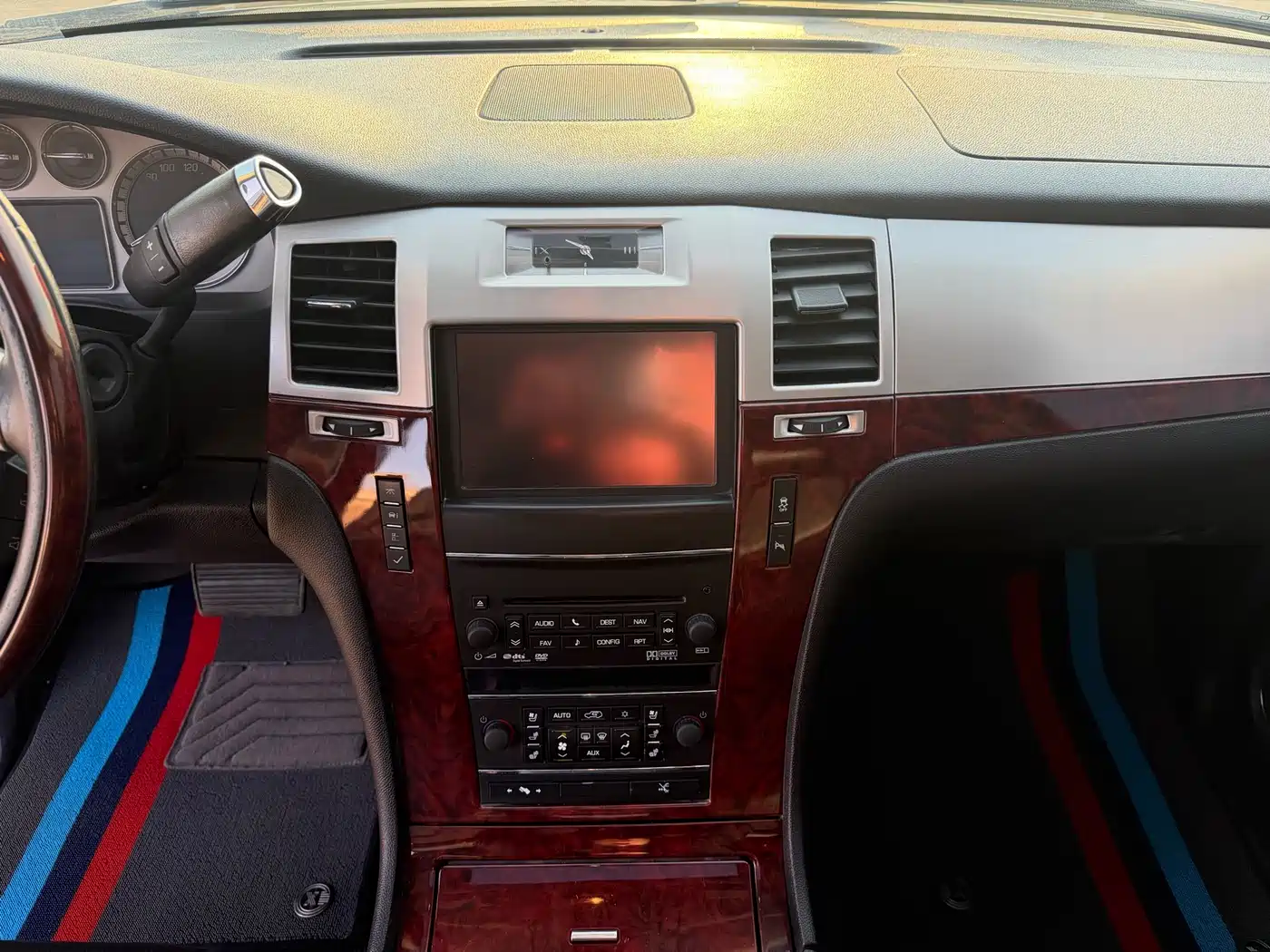 Cadillac Escalade 2010 6.0 Hybrid фото 11