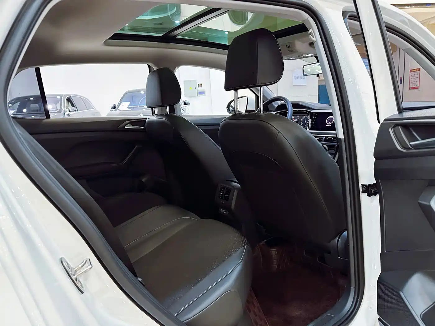 Volkswagen Tanying 2021 1.5L Automatic Smart Connect Edition фото 16