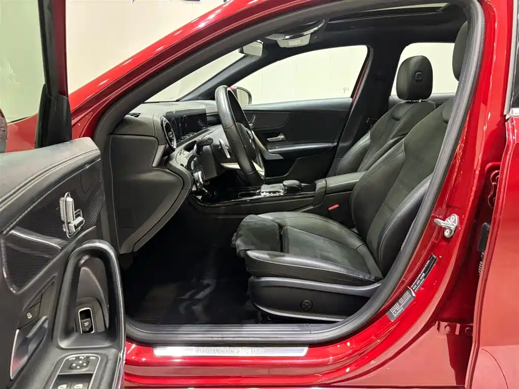 Mercedes-Benz A-Class 2020 A 200 L Sport Sedan фото 11