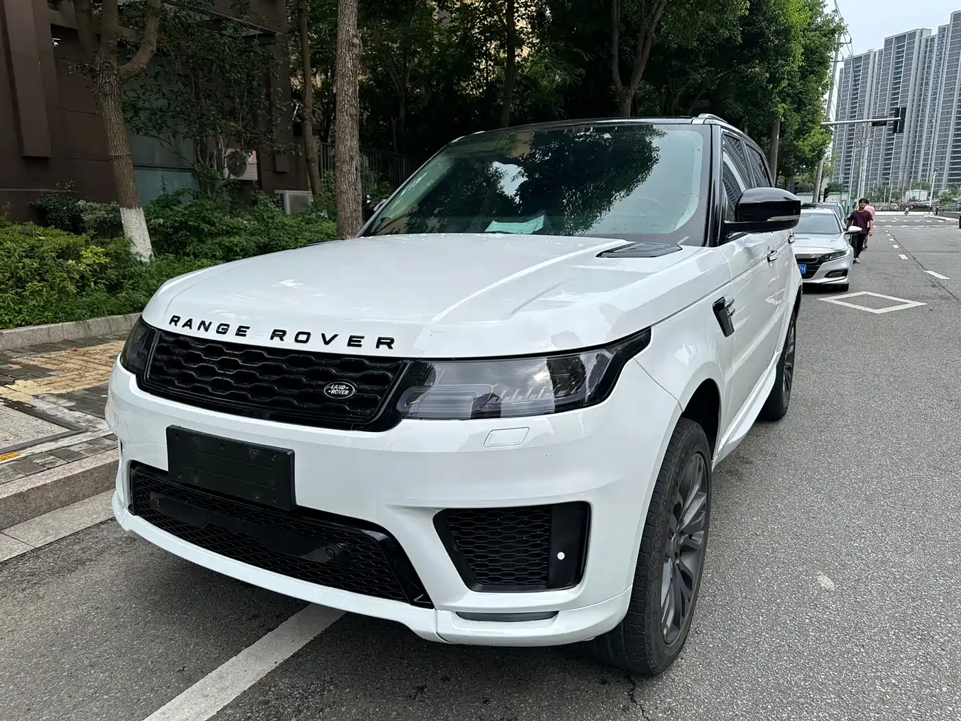 Фото 1 - Land Rover Range Rover Sport