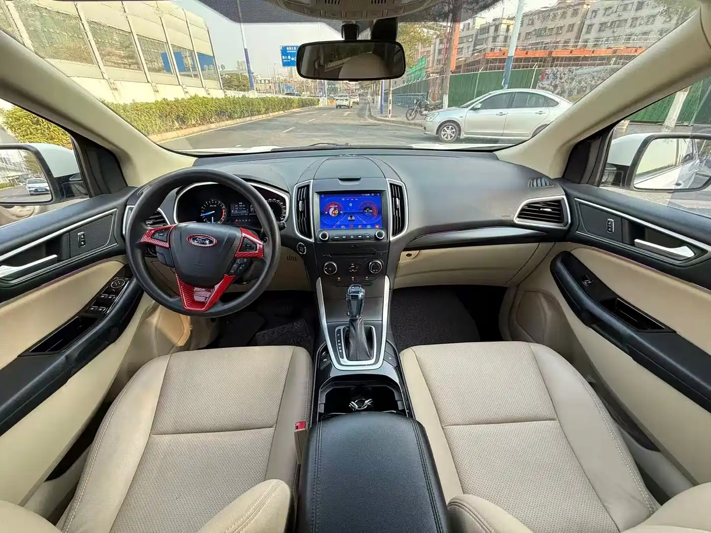 Фото 10 - Ford Edge