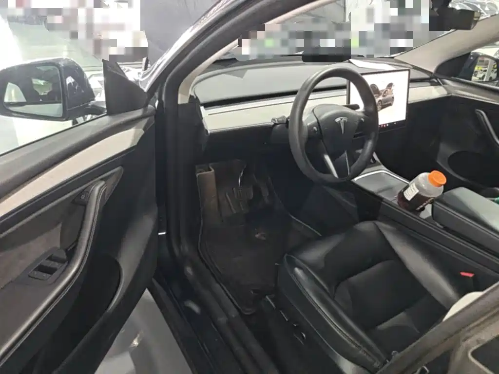 Фото 21 - Tesla Model Y