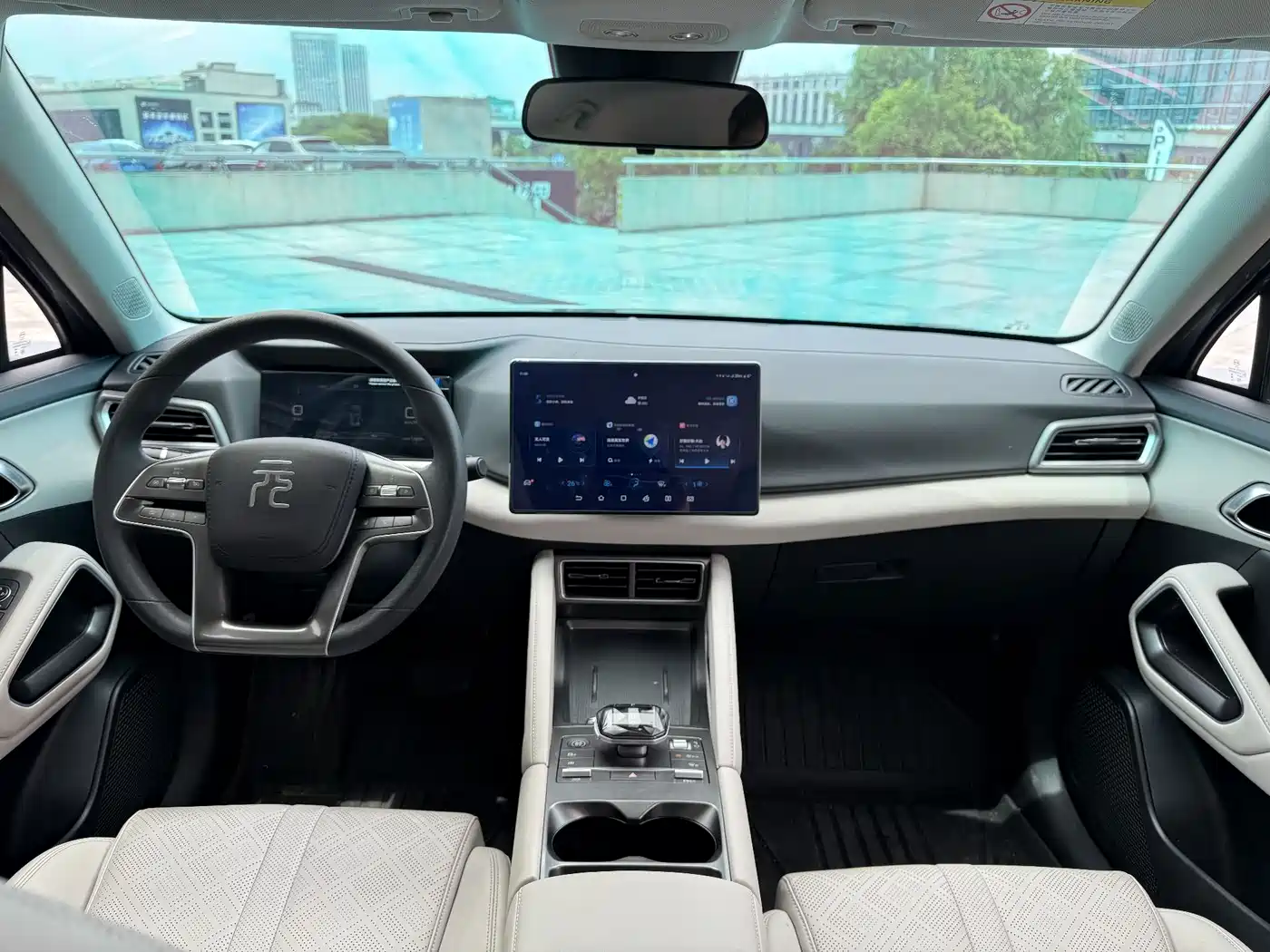 BYD Yuan UP 2024 401KM Leading Edition фото 12