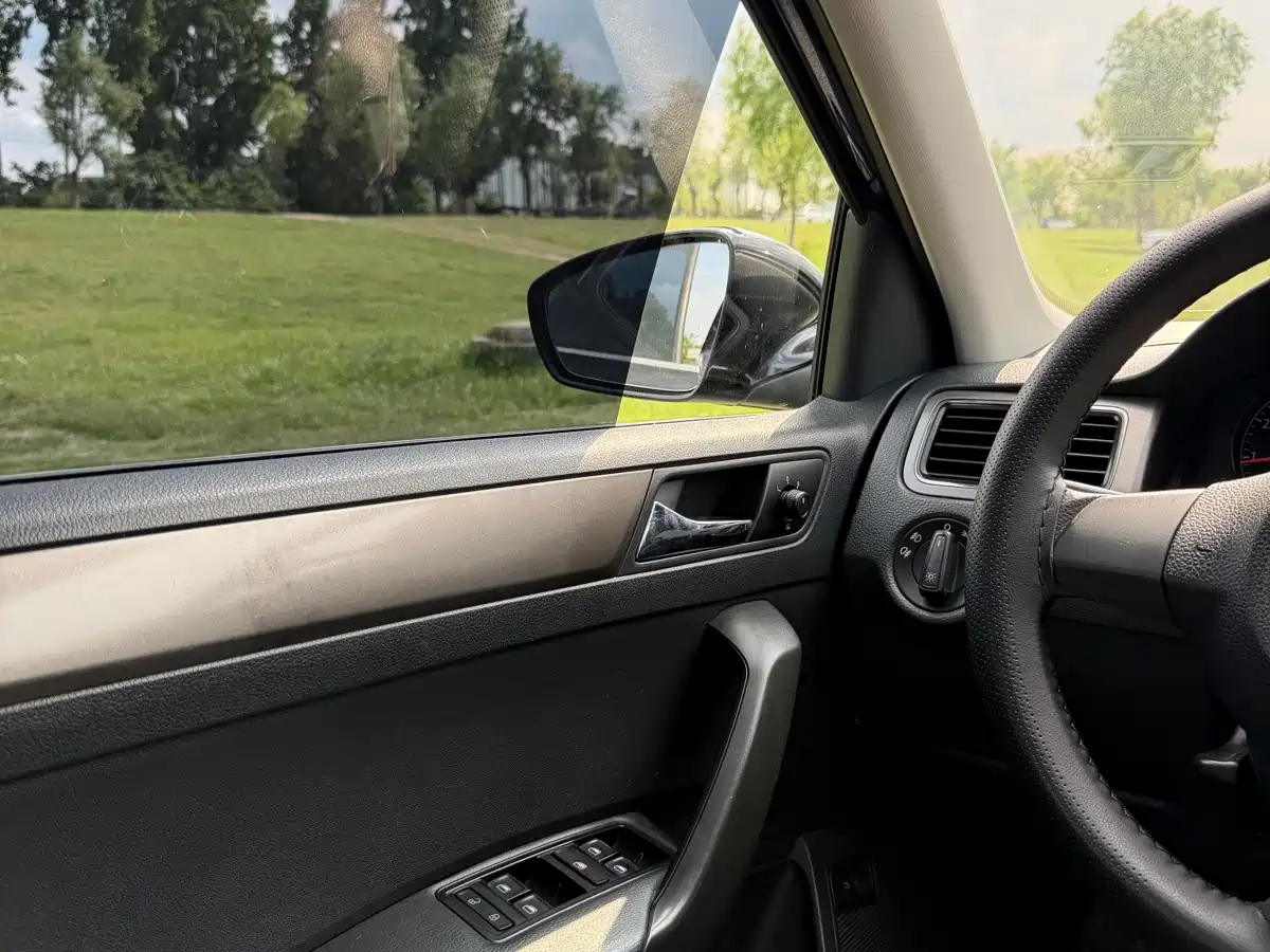 Volkswagen Santana 2016 1.6L Automatic Comfort Edition фото 15