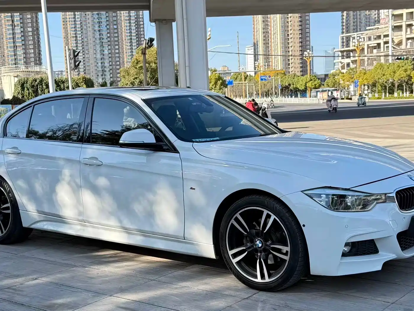 BMW 3 Series 2019 320Li M Luxury Package фото 3