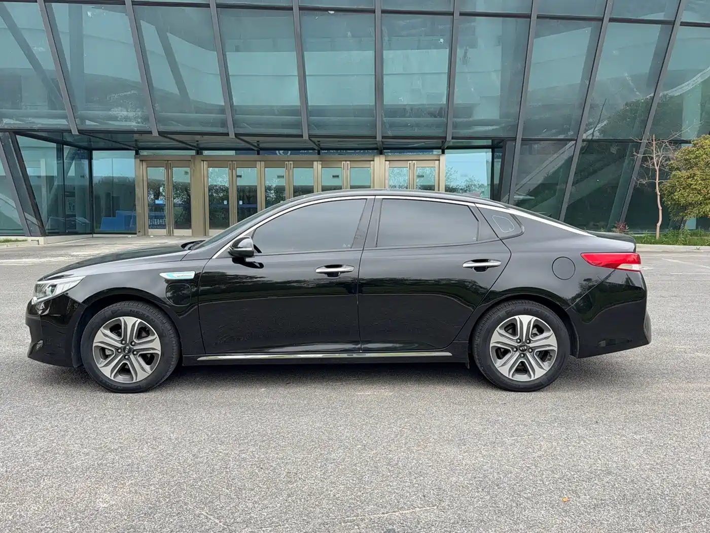 Kia K5 New Energy 2018 2.0L Intelligent Premium Edition фото 5