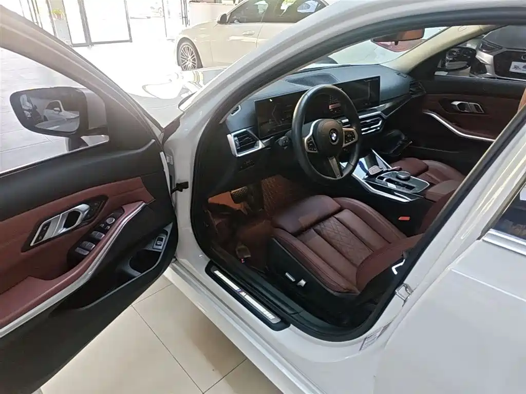 BMW 3 Series 2023 325Li M Sport Package фото 16