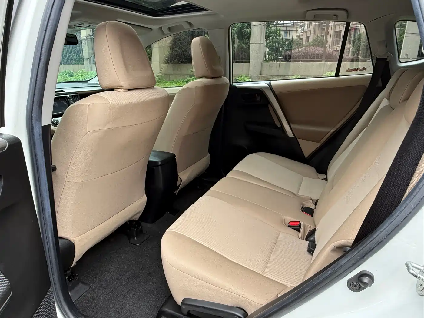 Toyota RAV4 Rongfang 2015 2.0L CVT 2WD Trend Edition фото 14