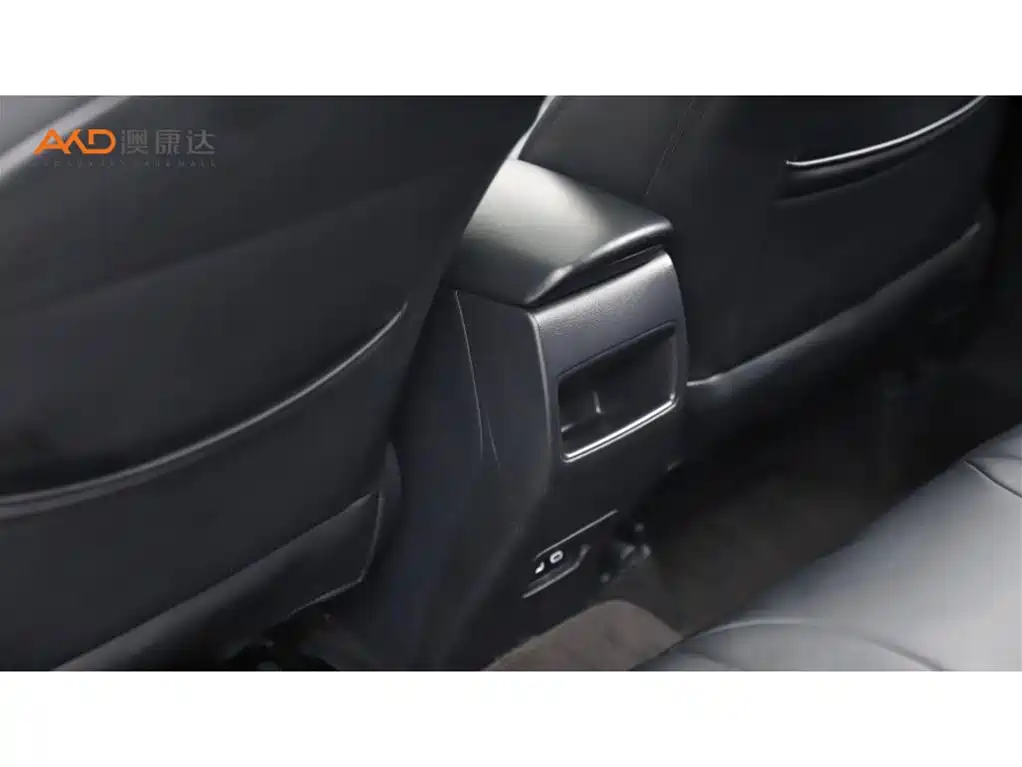 Toyota Frontlander 2023 2.0L CVT Leading Edition фото 9