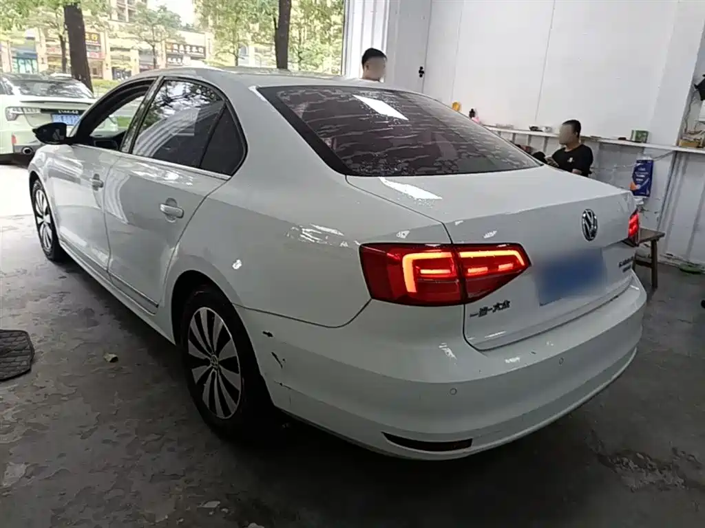 Volkswagen Sagitar 2017 180TSI Auto Exclusive Edition фото 5