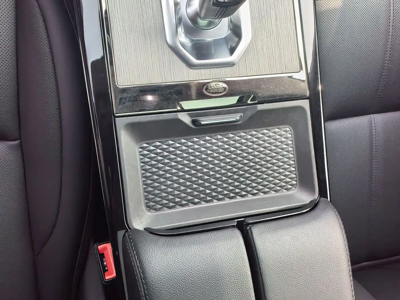Land Rover Range Rover Evoque 2021 Range Rover Evoque L 249PS R-Dynamic HSE Luxury Edition фото 10