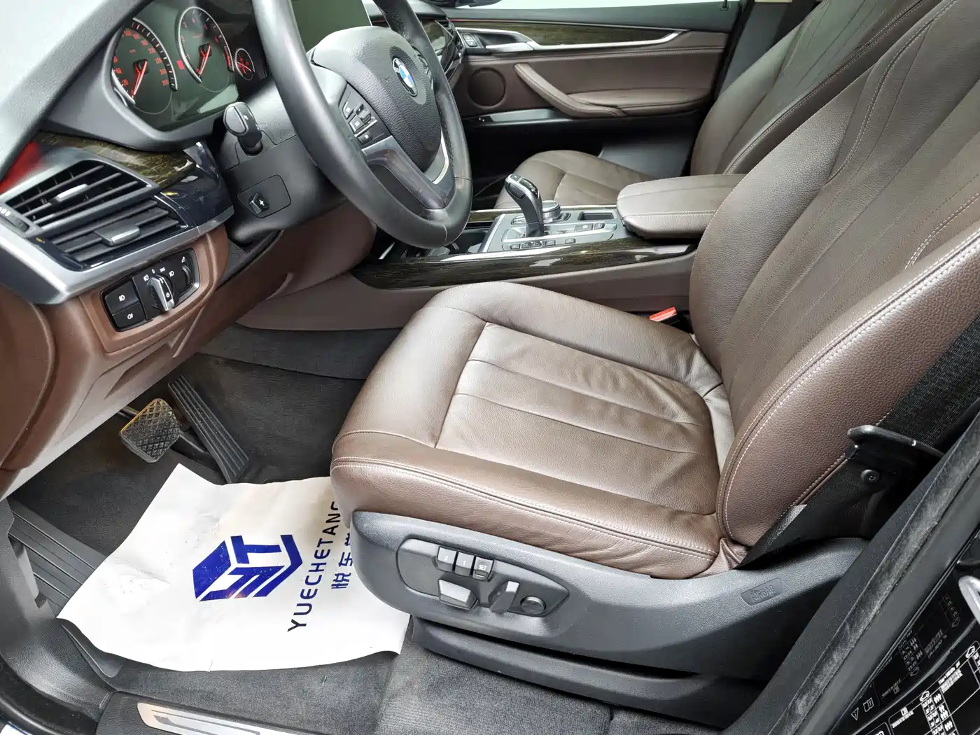 BMW X5 (Import) 2017 xDrive35i Leading Edition фото 6