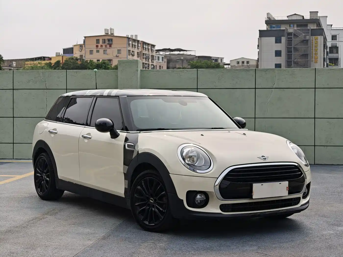 MINI CLUBMAN 2019 1.5T ONE Aesthetics Edition фото 3