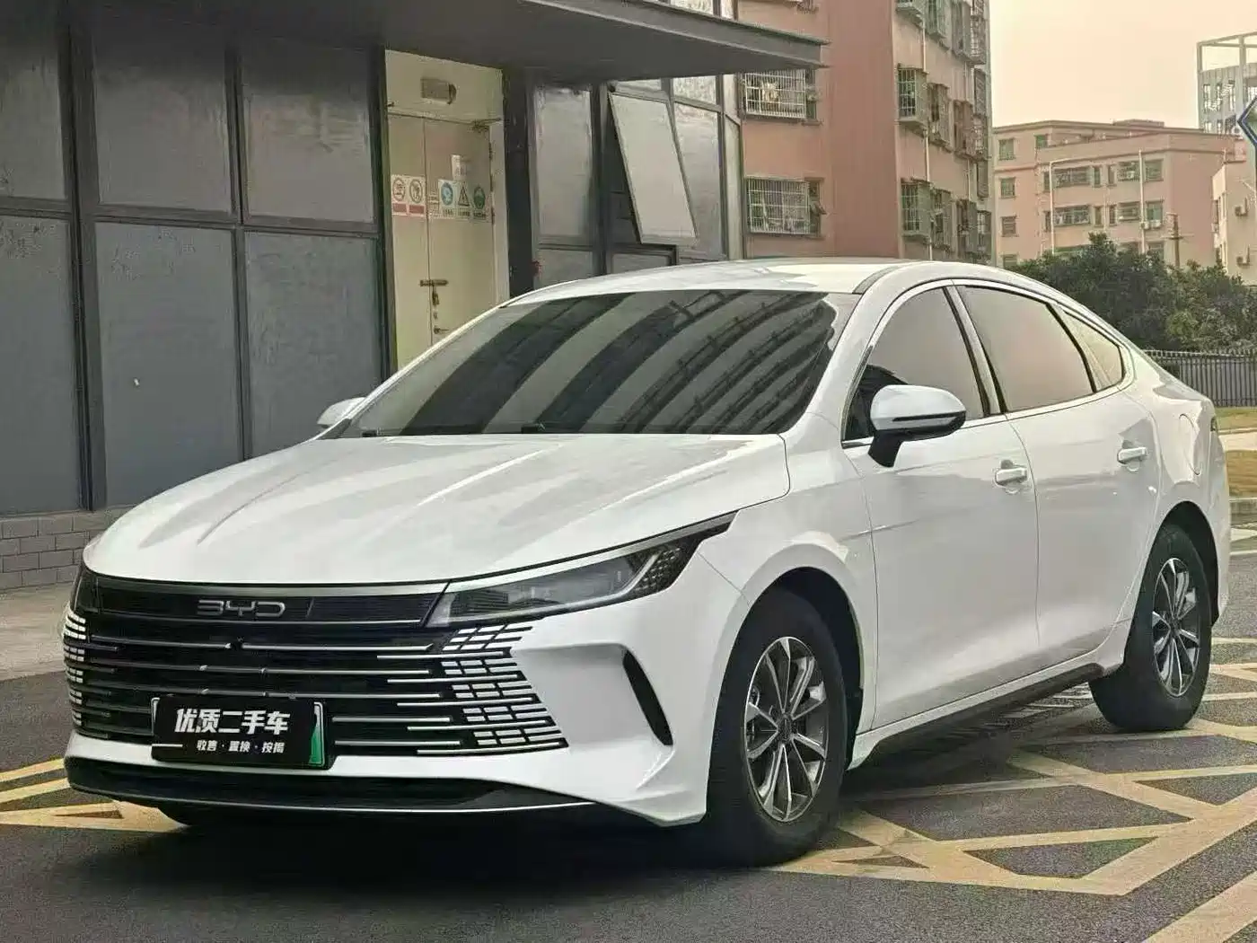 BYD Destroyer 05 2024 Glory Edition DM-i 55KM Luxury фото 3