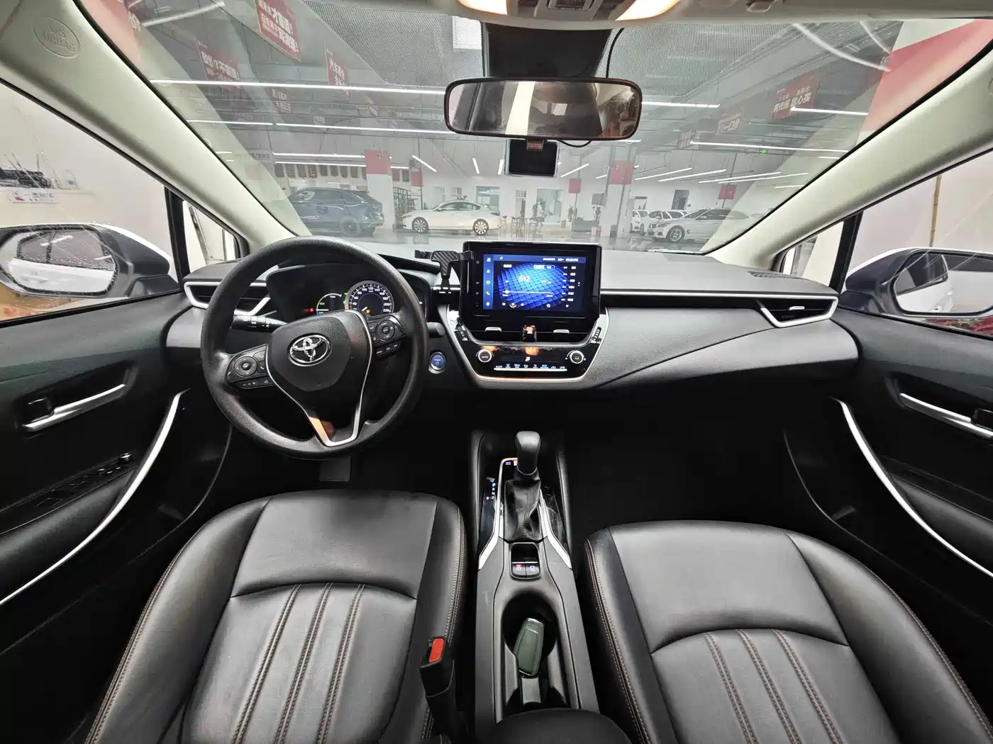 Toyota Corolla 2021 Hybrid 1.8L E-CVT Elite Edition фото 4