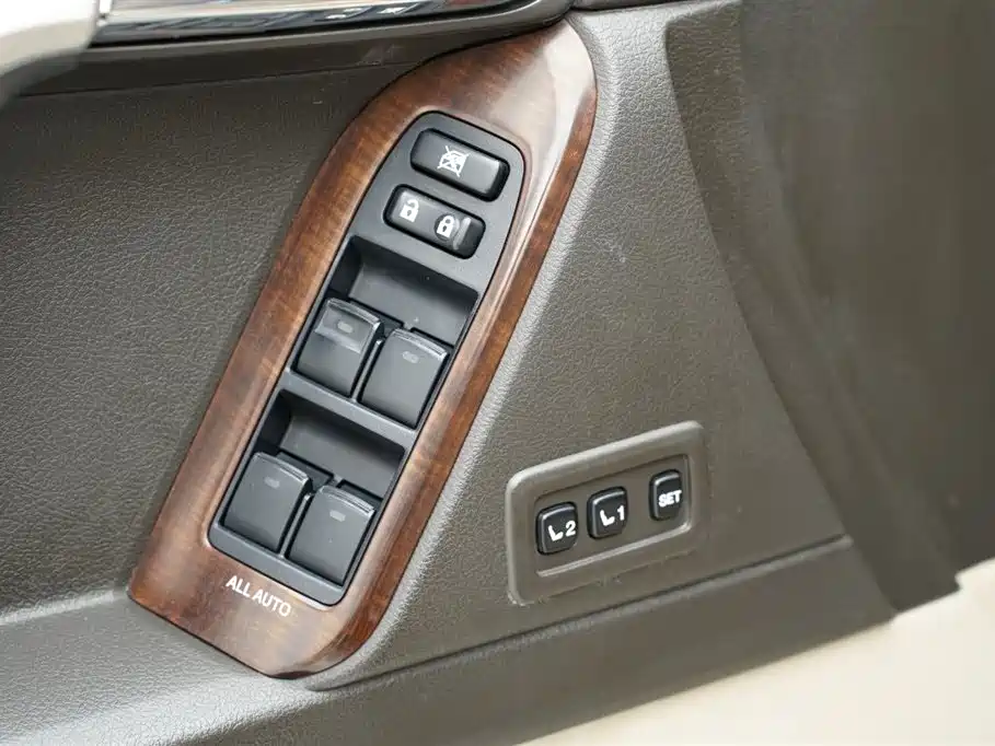 Toyota Prado 2010 4.0L Automatic VX NAVI фото 16