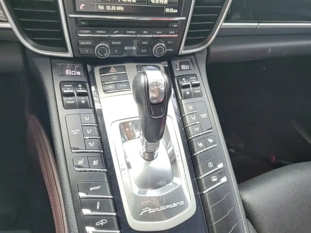 Фото 21 - Porsche Panamera