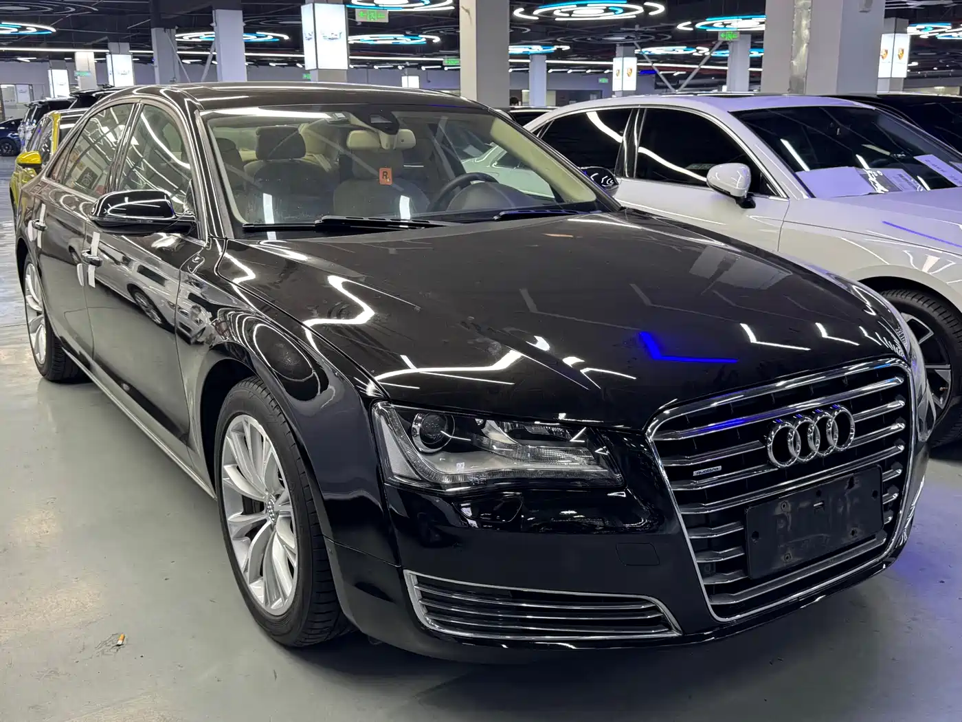 Audi A8 2013 A8L 45 TFSI quattro Luxury фото 3