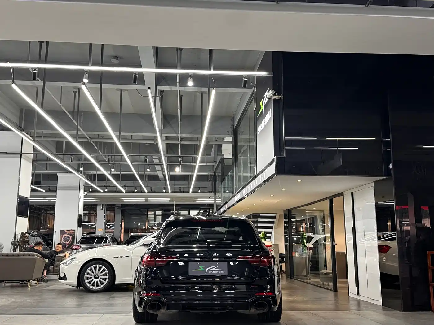 Audi RS 4 2022 2022 RS4 Avant Obsidian Edition