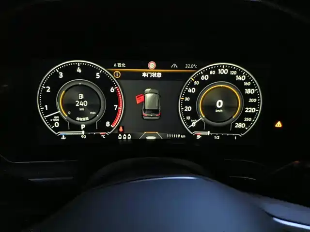 Volkswagen Touareg 2021 3.0TSI R-Line Classic Sport Package — фото 4