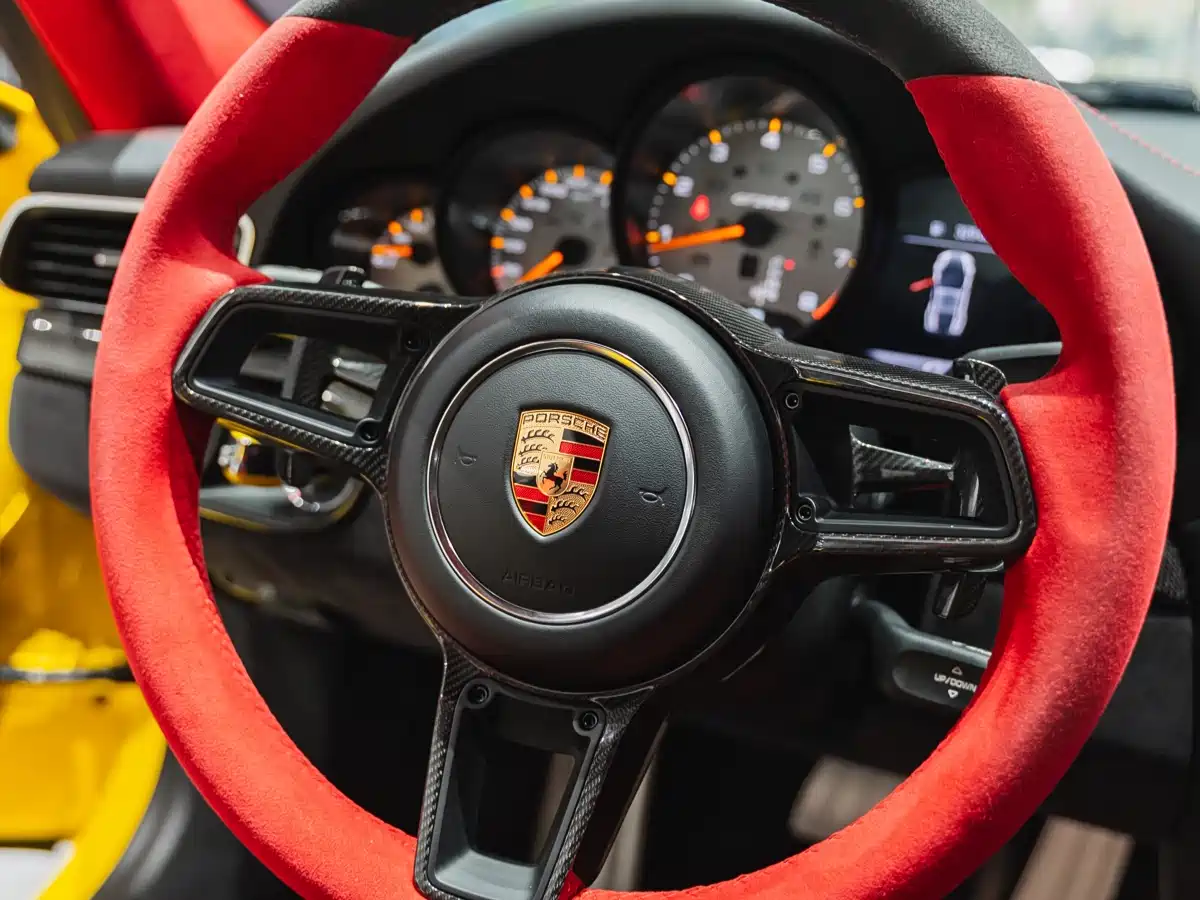 Porsche 911 2018 GT2 RS 3.8T фото 25