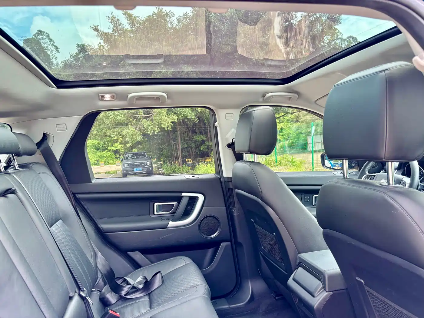 Land Rover Discovery Sport 2016 2.0T HSE фото 10