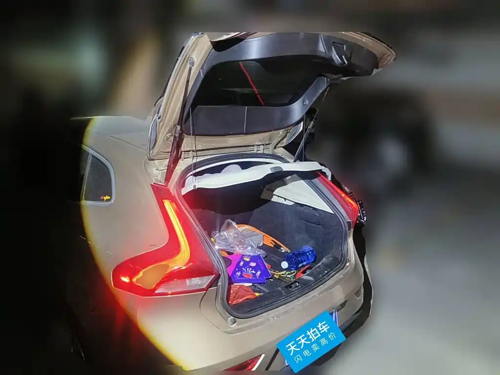 Volvo V40 2014 2013 2.0T Elegance Edition