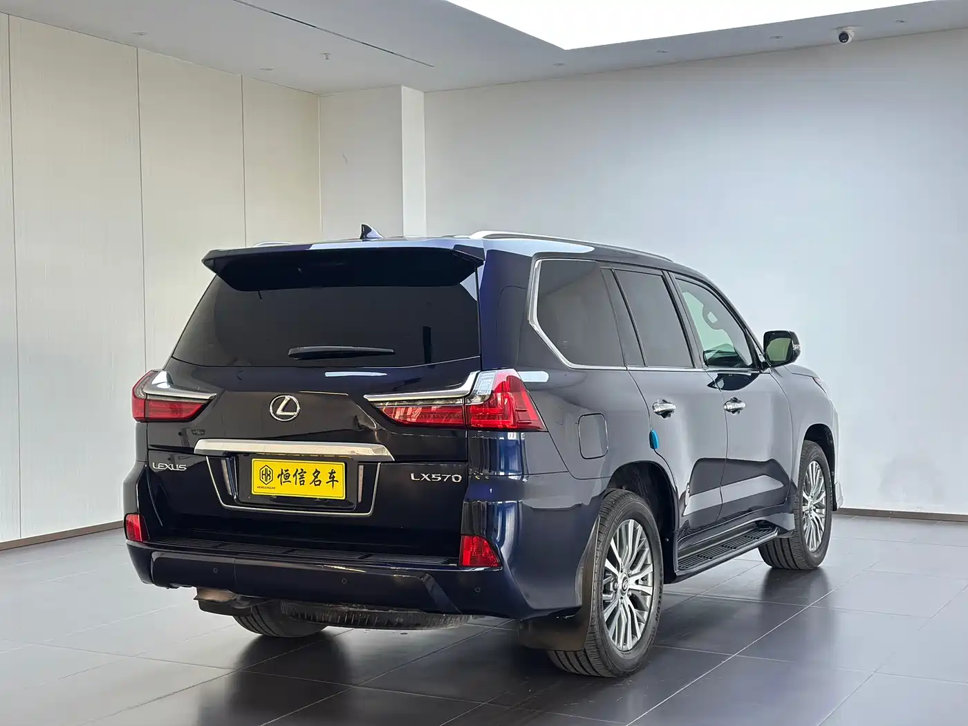 Lexus LX 2017 570 Dynamic Luxury фото 6
