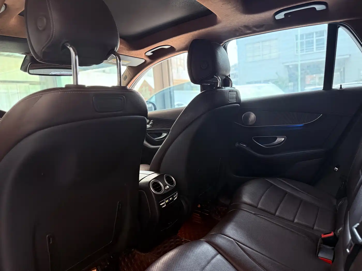 Mercedes-Benz GLC 2017 GLC 300 4MATIC Dynamic фото 7
