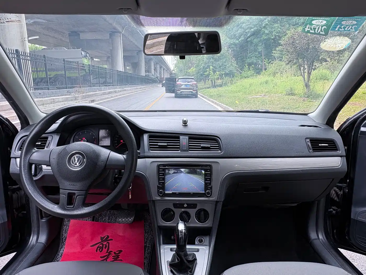 Volkswagen Lavida Tour 2013 1.6L Automatic Trend Style фото 10