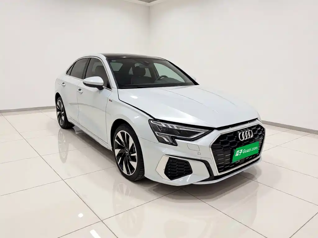 Photo 3 - Audi A3