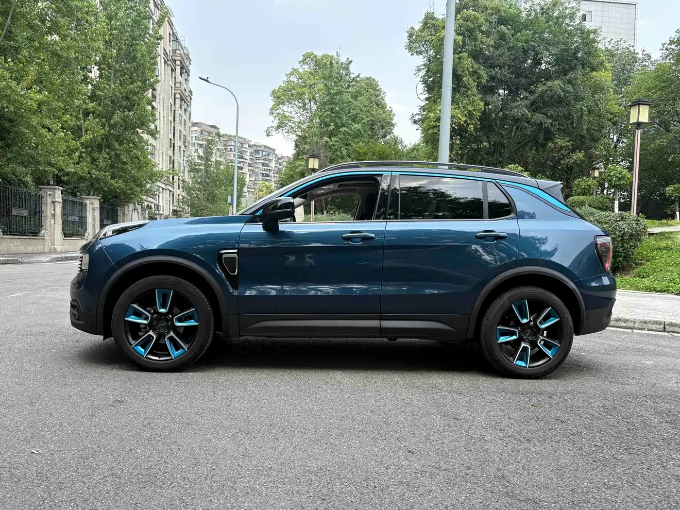 Lynk & Co 01 2017 2.0T 2WD Pro Shine Edition фото 17