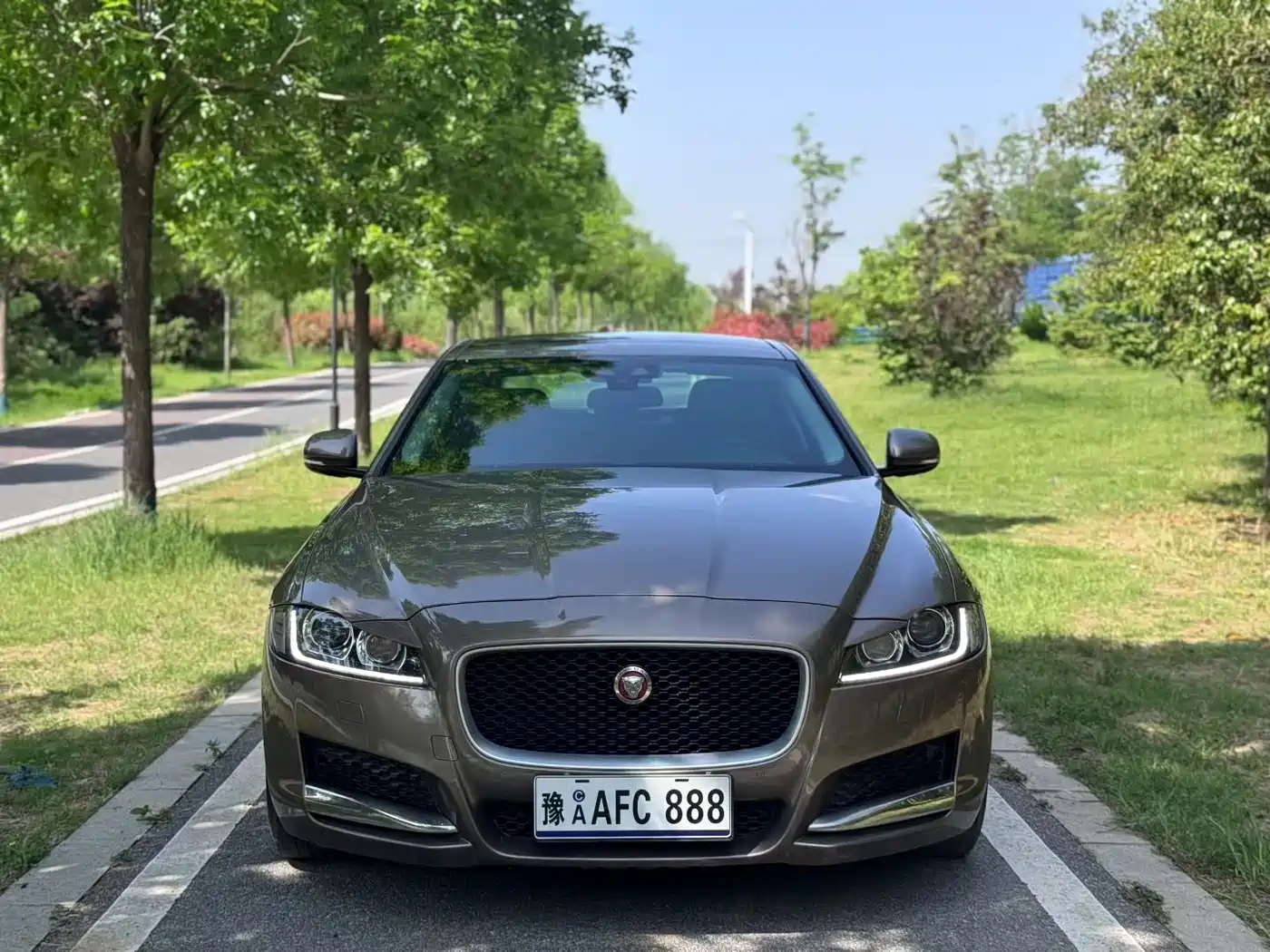 Jaguar XF 2016 2016 XF 2.0T 2WD Elegance Edition
