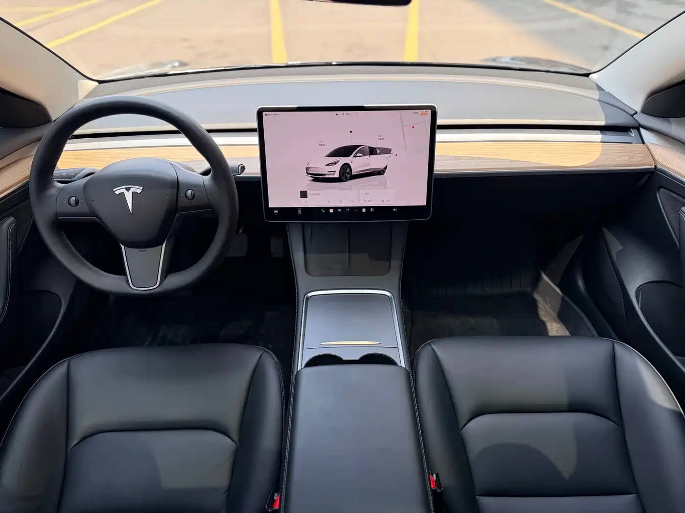 TESLA MODEL 3