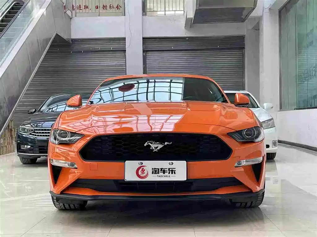 FORD MUSTANG