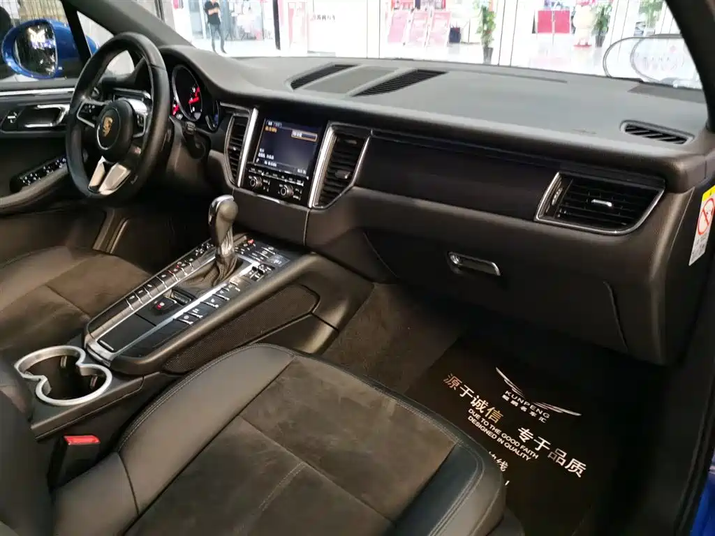 Porsche Macan 2016 Macan 2.0T фото 14
