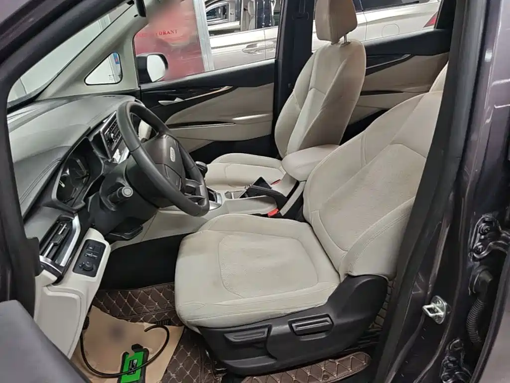 SAIC Maxus Maxus G50 2020 2019 1.3T Manual Joy Starter Edition China VI