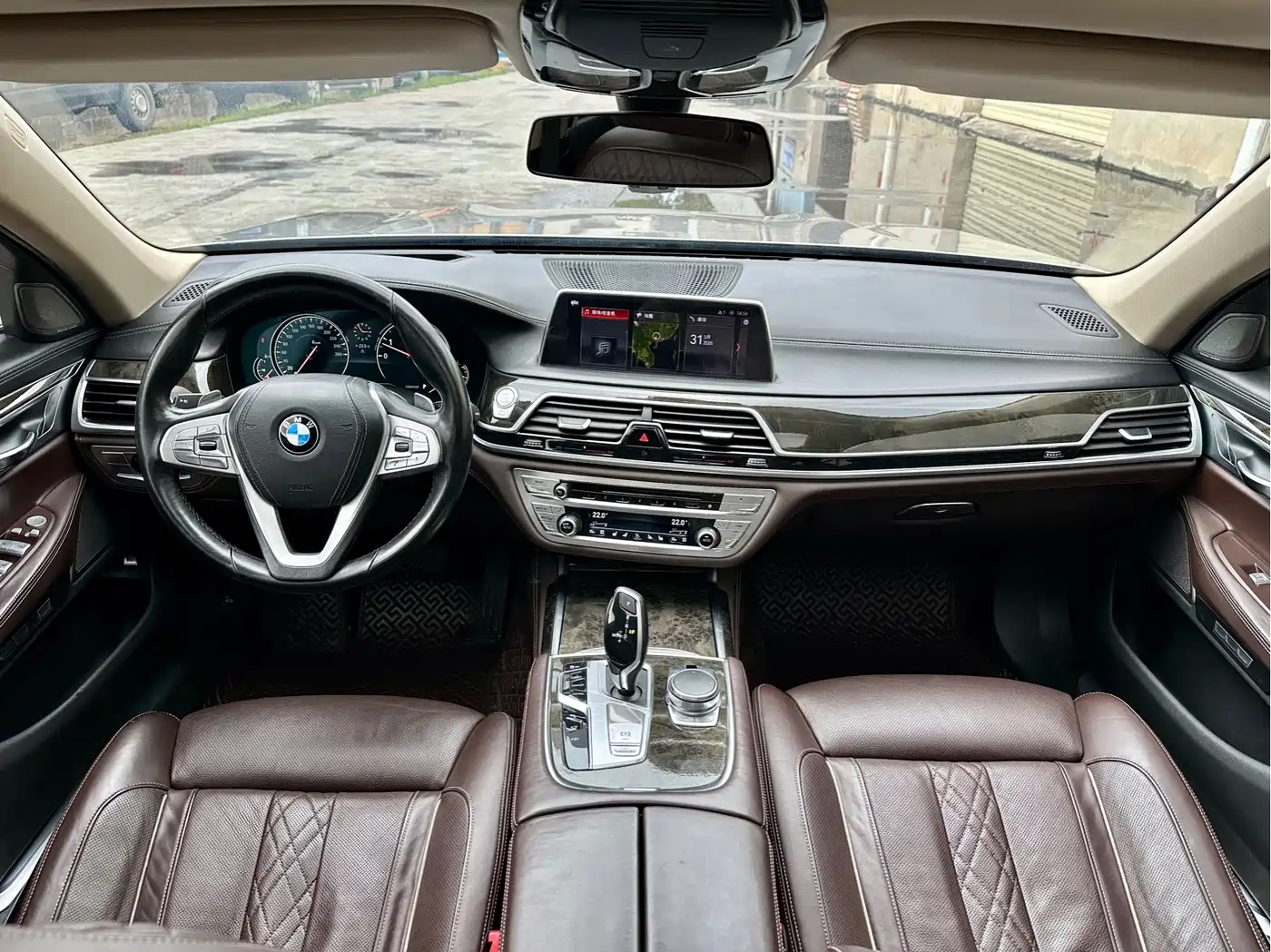 BMW 7 Series 2016 730Li Luxury фото 12