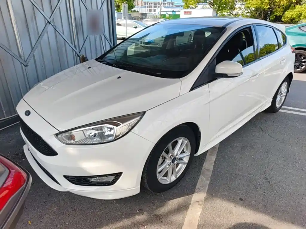 Фото 2 - Ford Focus