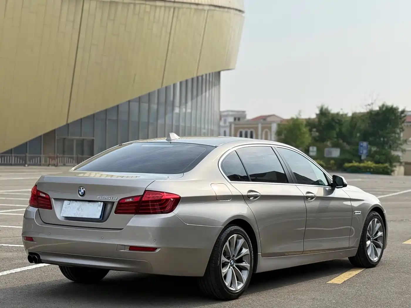 BMW 5 Series 2017 525Li Luxury Design Package фото 10