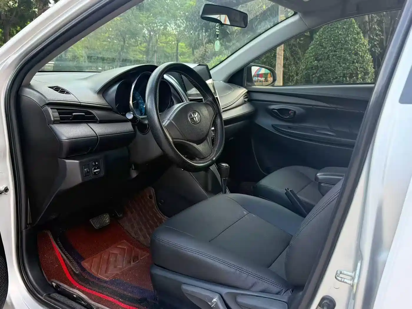 Toyota YARiS L Zhi Xuan 2014 1.3E Automatic Charming Edition фото 4