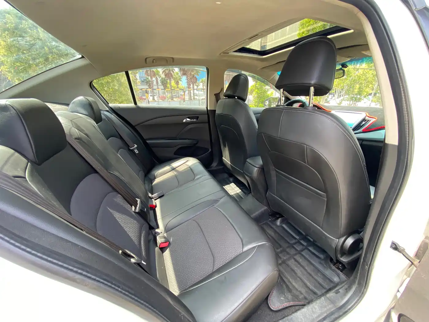 Chevrolet Cavalier 2016 1.5L Manual Delight Edition фото 13